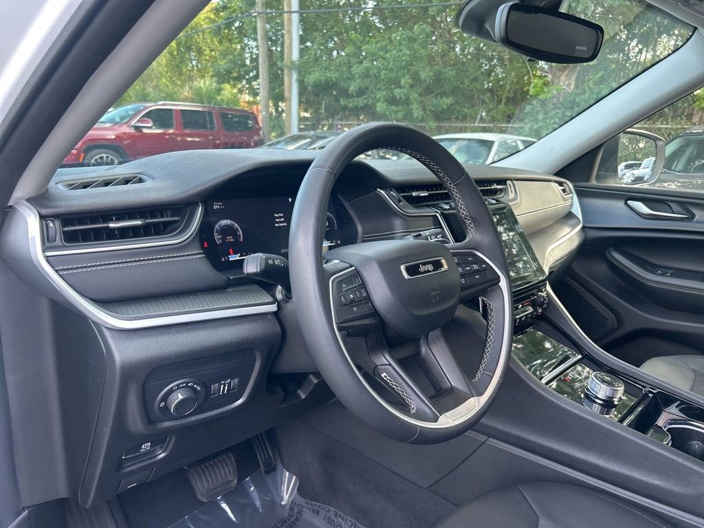 Certified 2023 Jeep Grand Cherokee L Laredo image 11