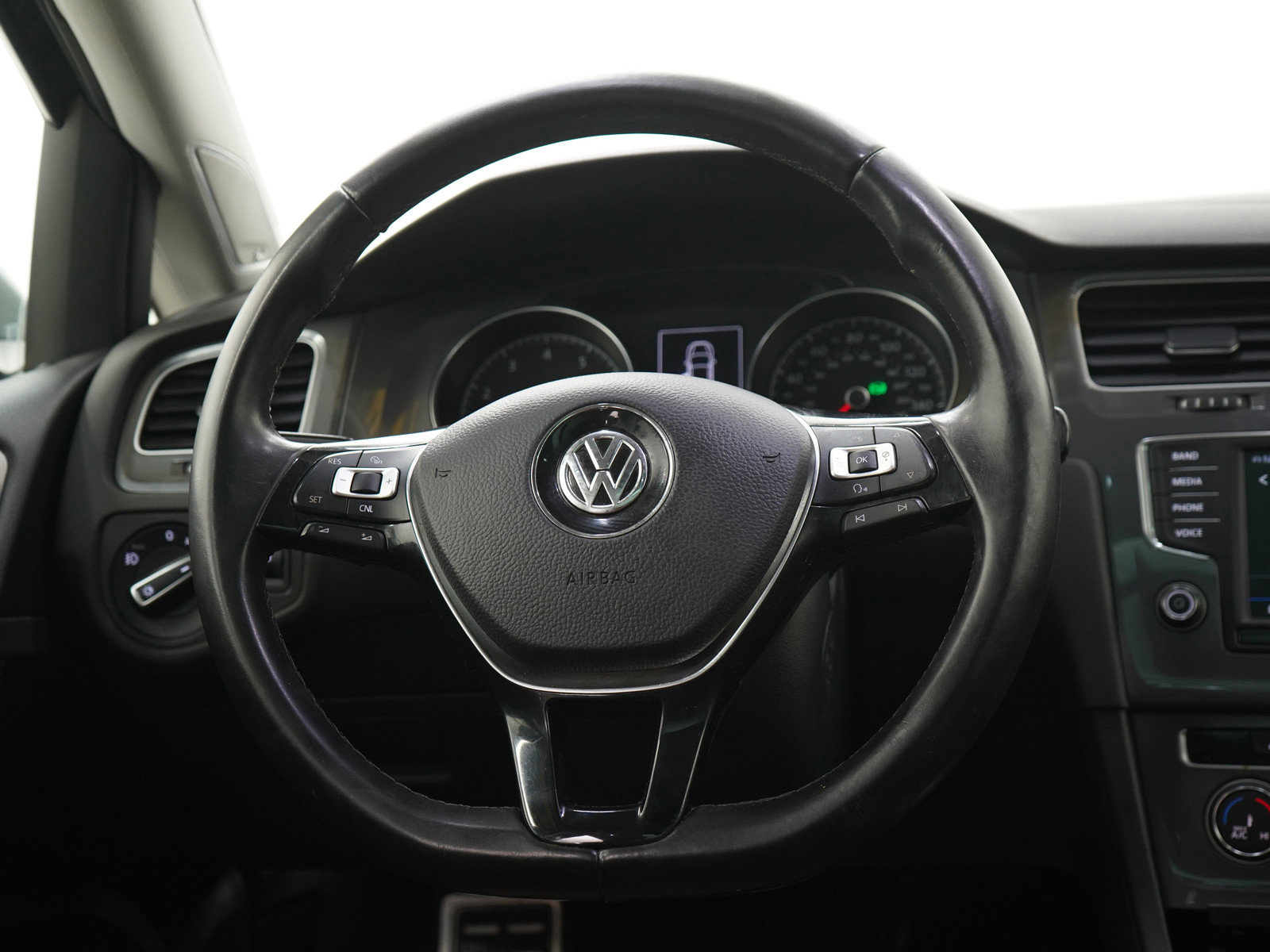 Used 2017 Volkswagen Golf Alltrack SE AWD/4WD image 16