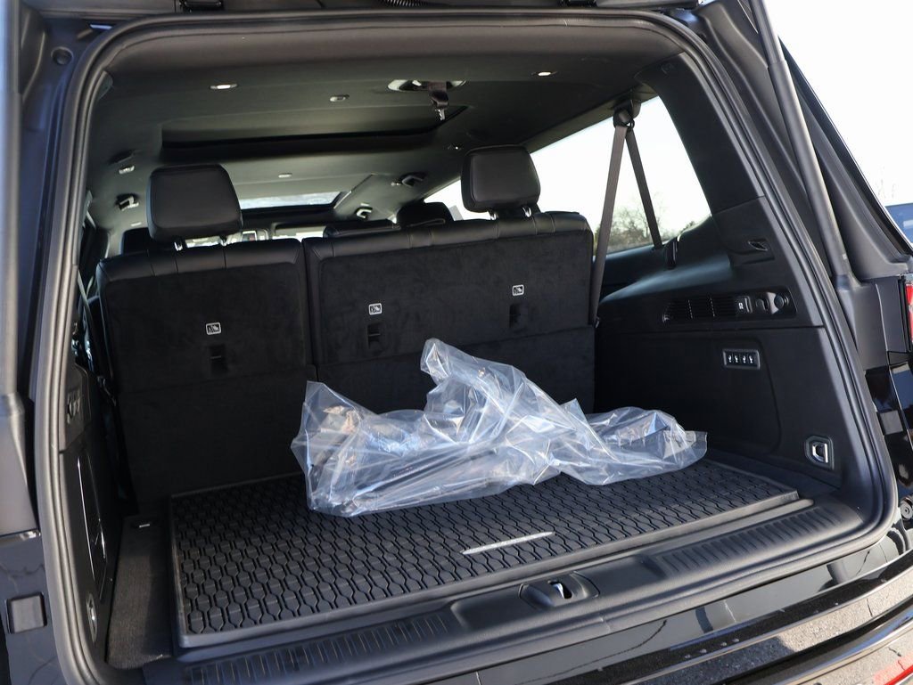 New 2025 Jeep Wagoneer L Series II AWD/4WD image 16