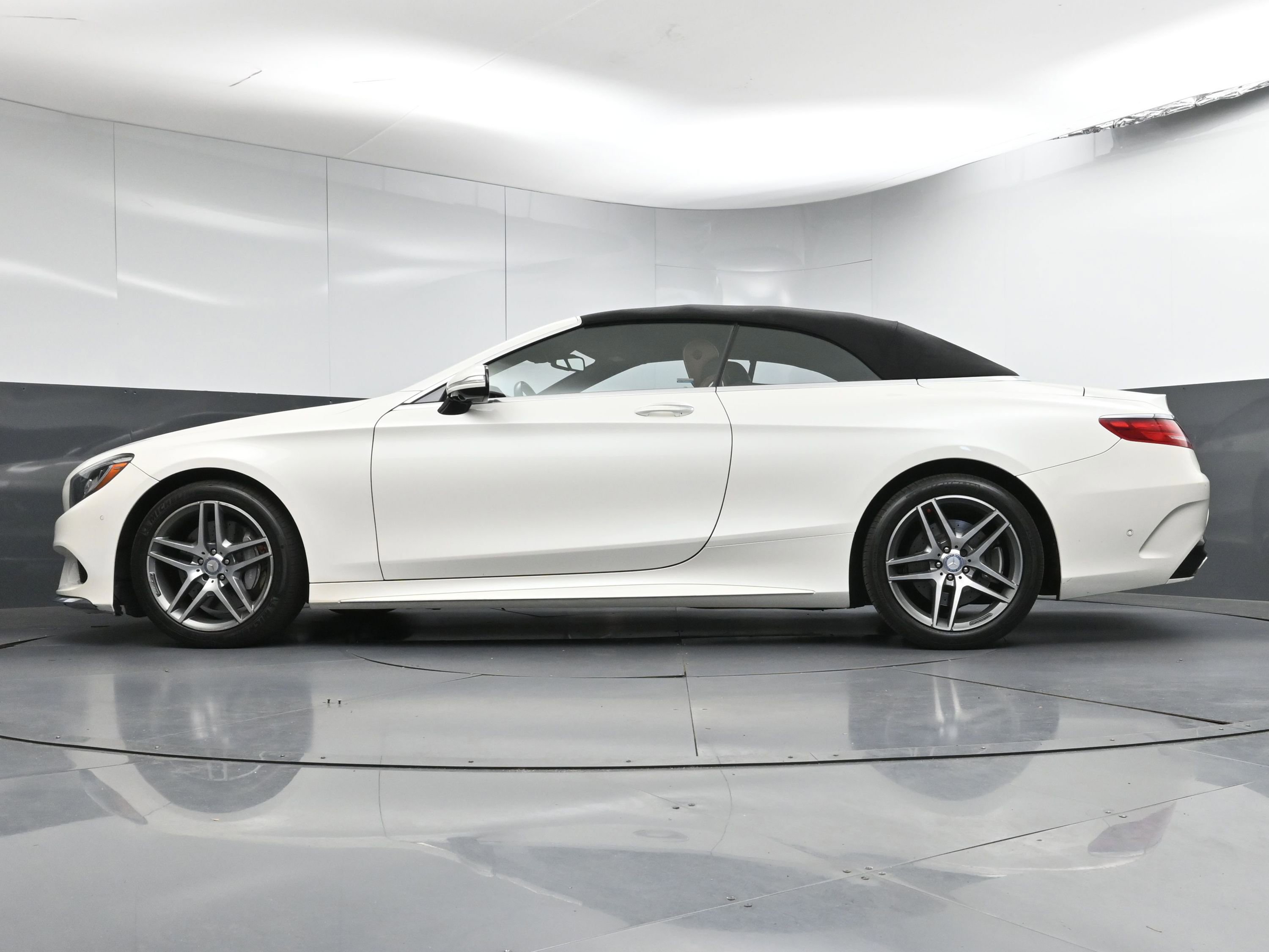 Used 2017 Mercedes-Benz S 550 Cabriolet image 29