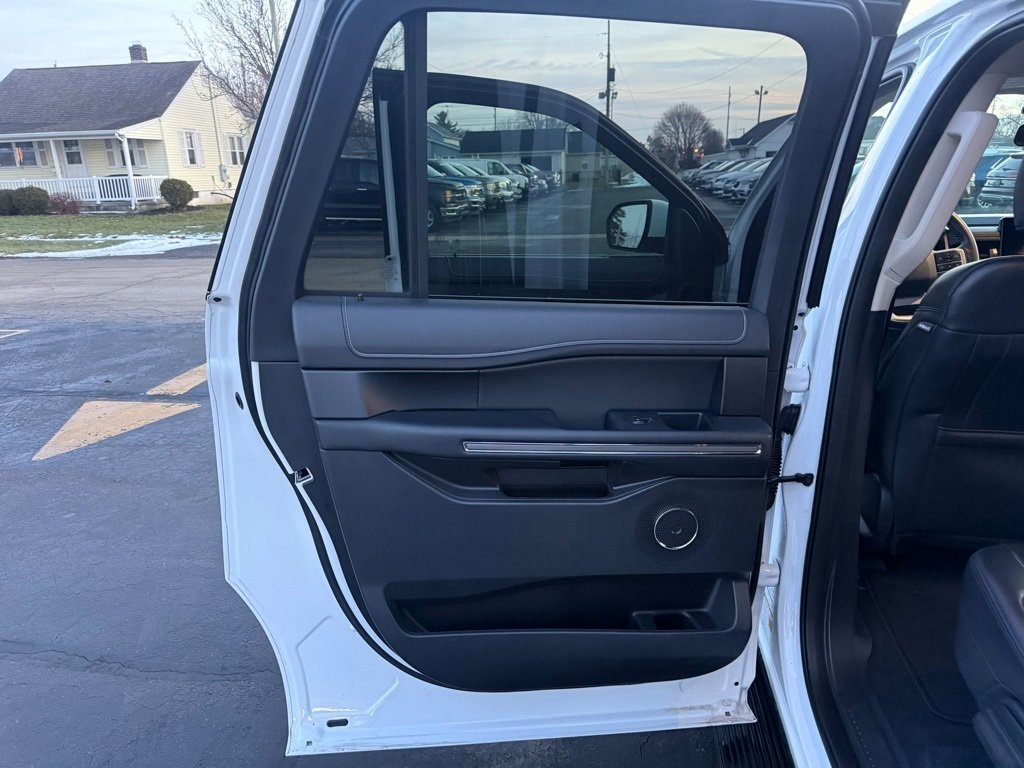Used 2024 Ford Expedition Max XLT image 15