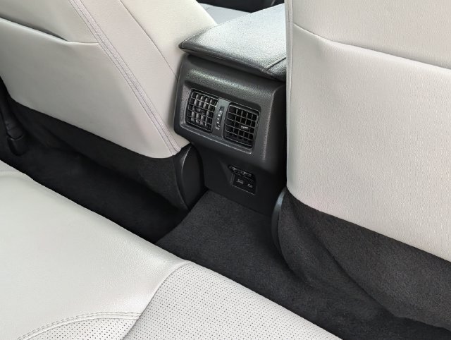 Used 2026 Toyota Camry XLE AWD/4WD image 30