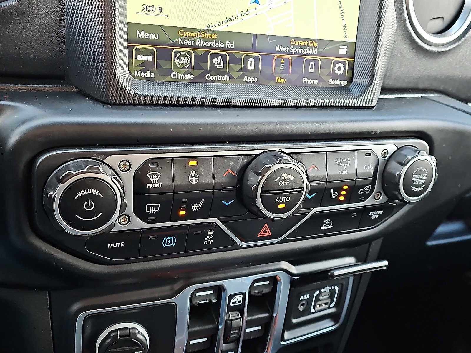 Used 2021 Jeep Wrangler Unlimited Sahara w/ Cold Weather Group image 16