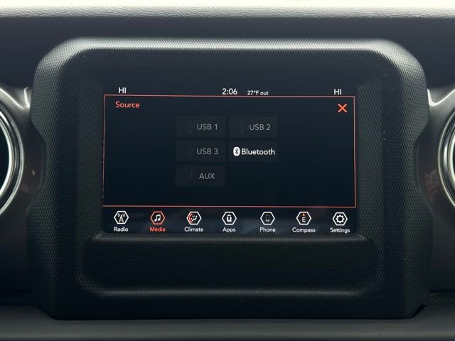 Used 2018 Jeep Wrangler Unlimited Sahara image 37