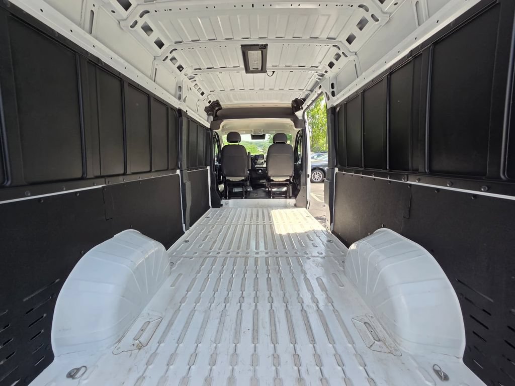 Used 2026 RAM ProMaster 2500 w/ Convenience Group FWD image 13