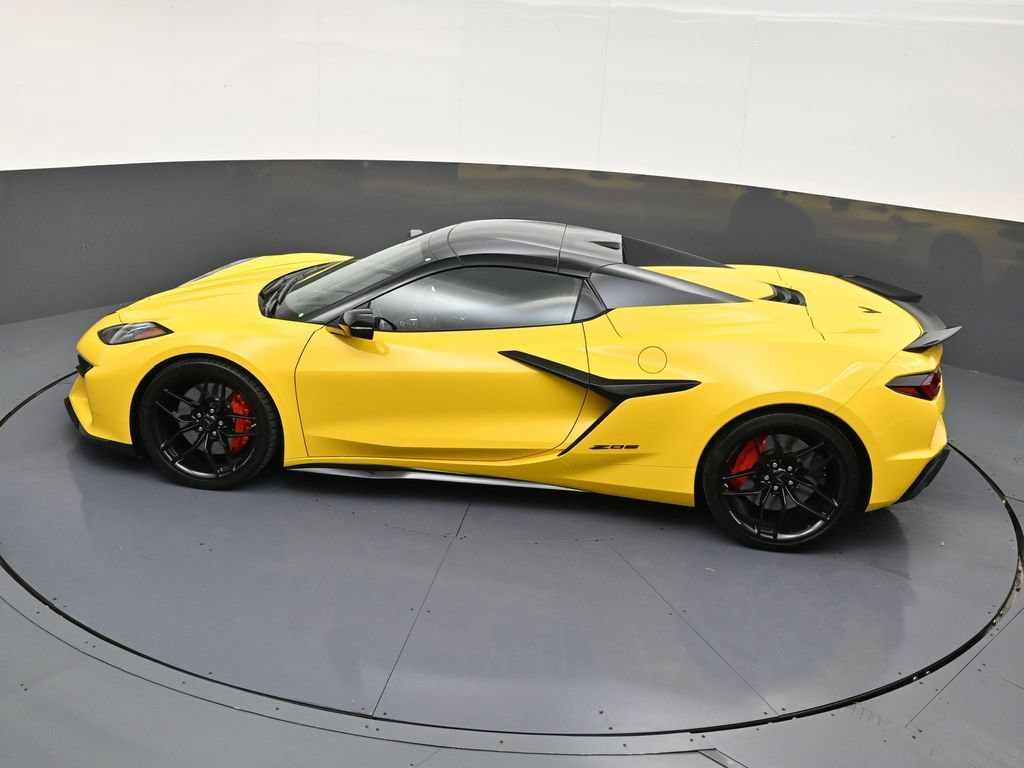 Used 2026 Chevrolet Corvette Z06 RWD image 13