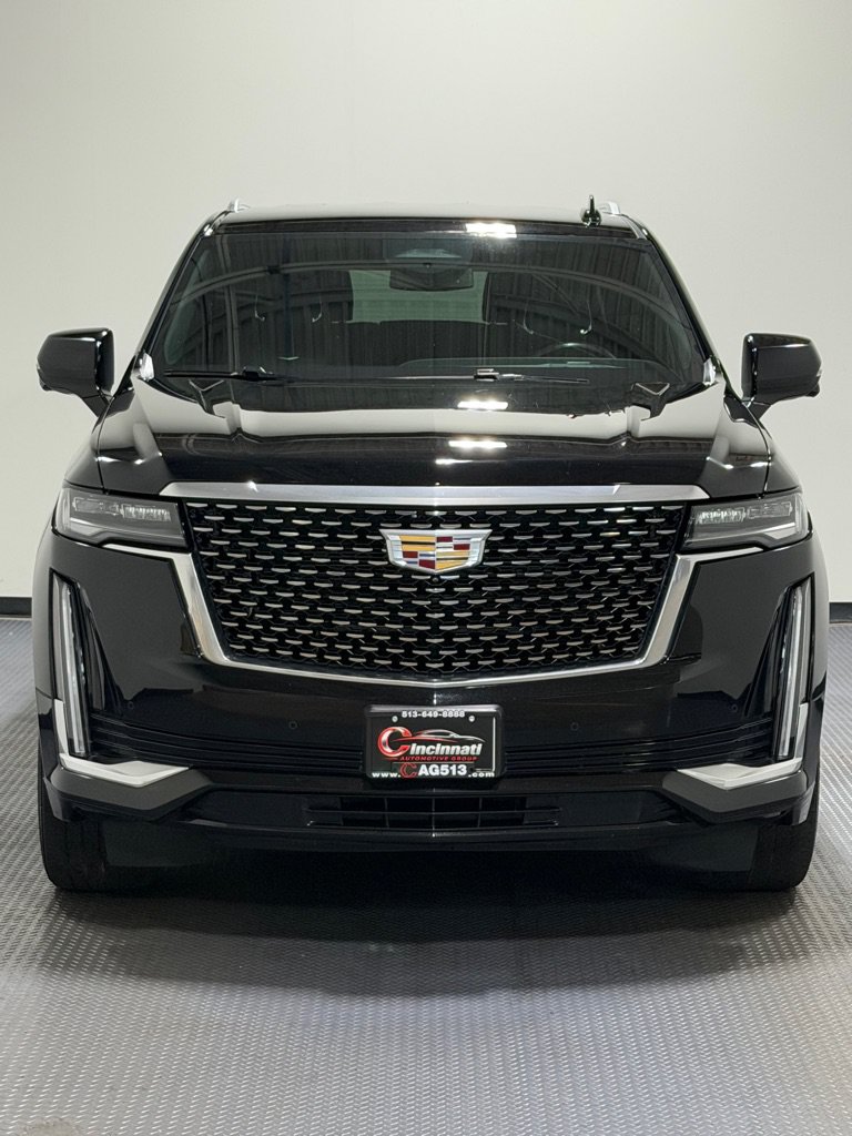 Used 2023 Cadillac Escalade ESV Luxury AWD/4WD image 3