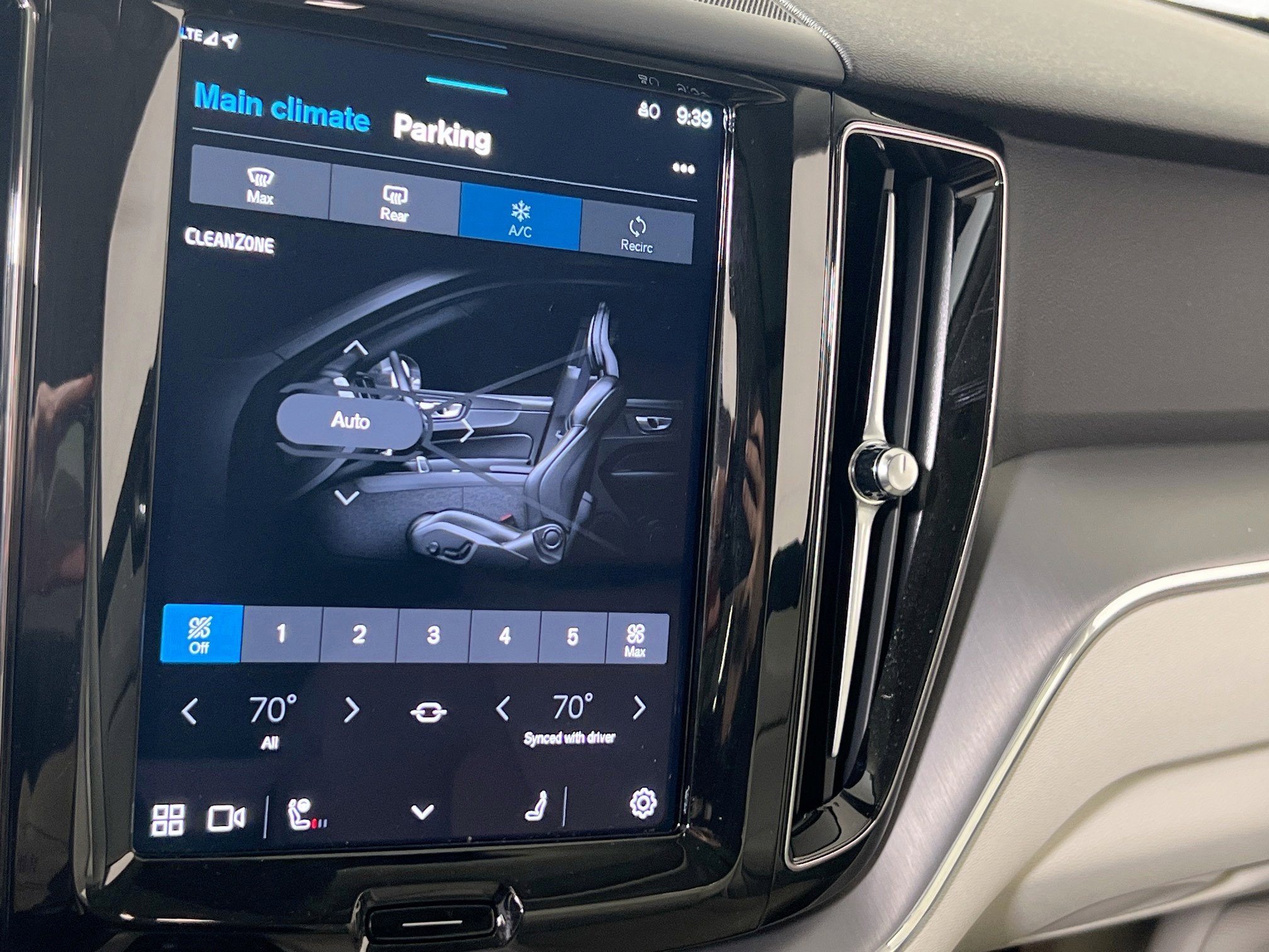 Used 2025 Volvo XC60 T8 Core w/ Protection Package Premier image 16