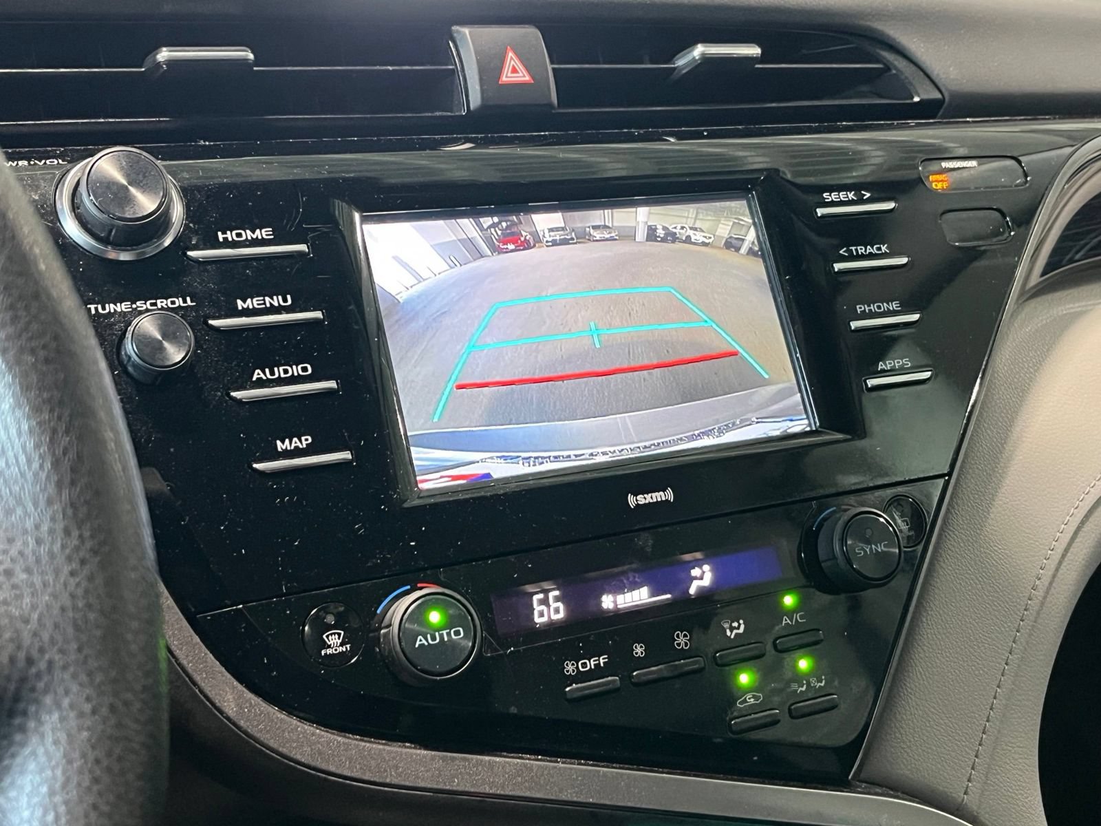Used 2020 Toyota Camry LE FWD image 21