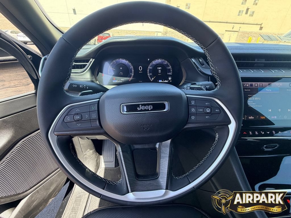 New 2026 Jeep Grand Cherokee Limited w/ Luxury Tech Group II AWD/4WD image 19