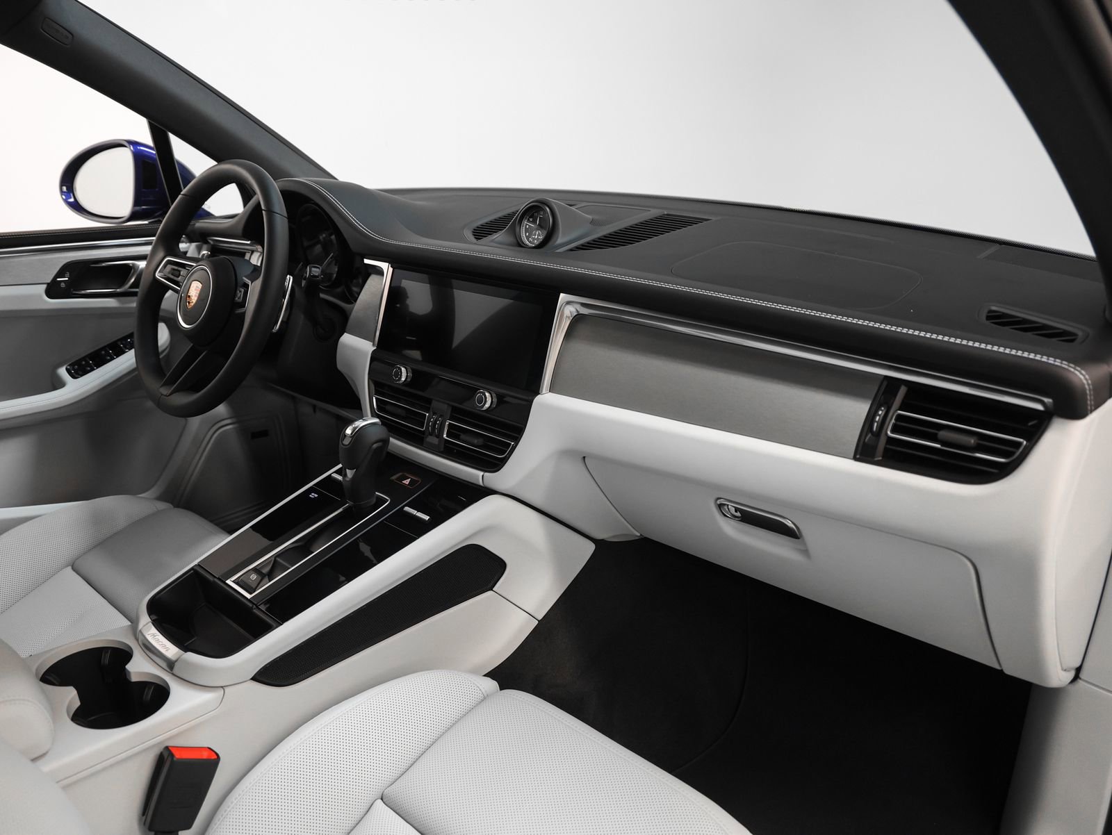 New 2026 Porsche Macan image 24