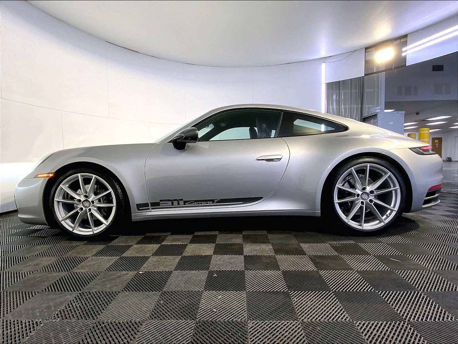Used 2024 Porsche 911 Carrera T image 2