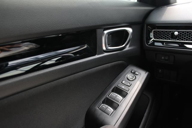 Used 2025 Honda Civic Sport image 12