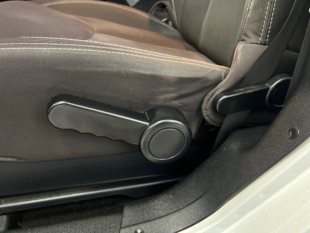 Used 2015 Jeep Wrangler Rubicon w/ Power Convenience Group image 25