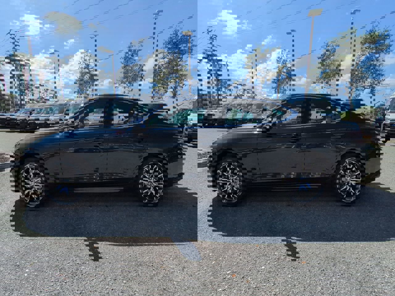 Used 2024 Genesis G70 2.5T image 8