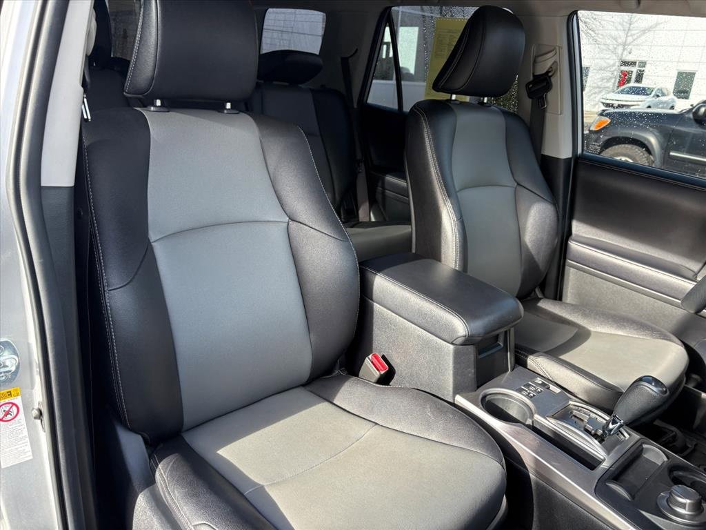 Used 2018 Toyota 4Runner SR5 Premium image 18