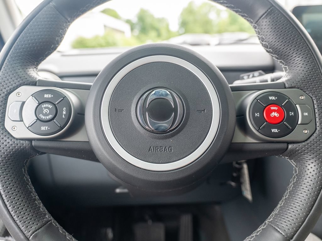 Used 2025 INEOS Grenadier AWD/4WD image 15