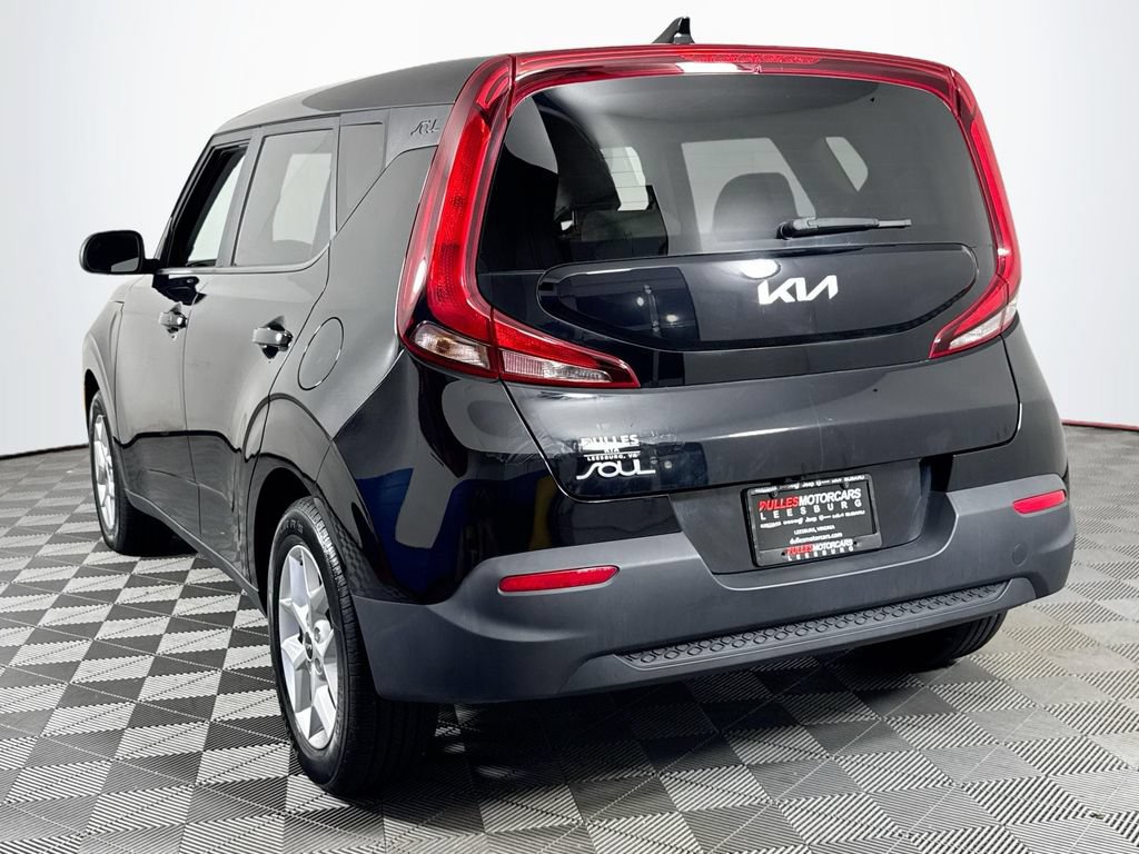 Used 2022 Kia Soul S FWD image 5