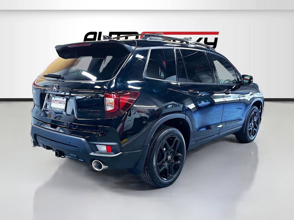 Used 2025 Honda Passport Black Edition image 7