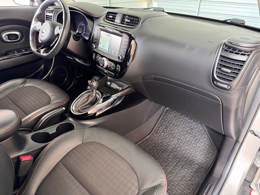 Used 2017 Kia Soul ! w/ Tech Package FWD image 18