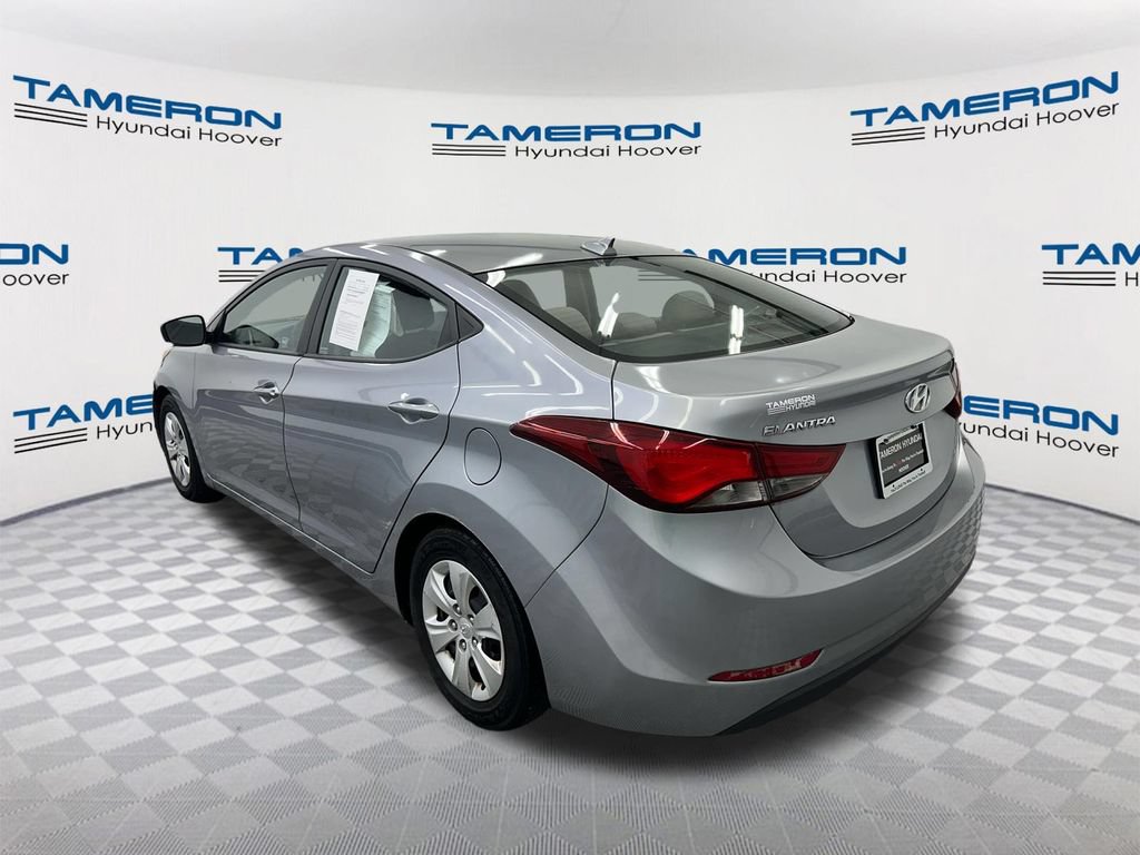 Used 2016 Hyundai Elantra SE FWD image 3
