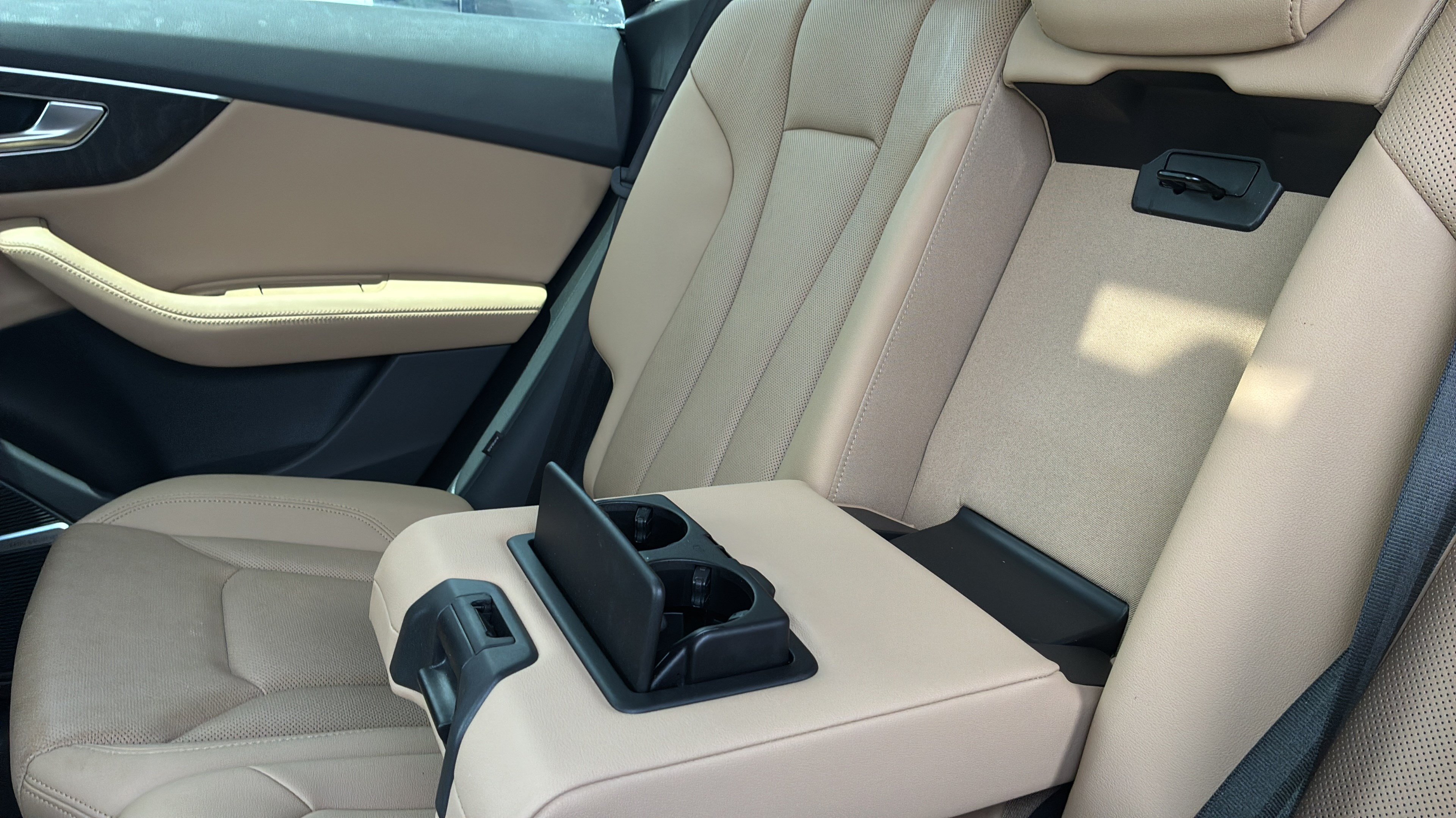 Used 2023 Audi Q8 Premium Plus AWD/4WD image 22