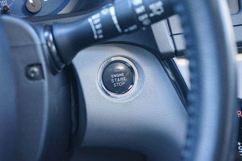 Used 2020 Toyota Sienna XLE w/ XLE Navigation Package image 32