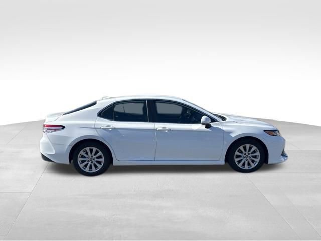 Used 2020 Toyota Camry LE image 7