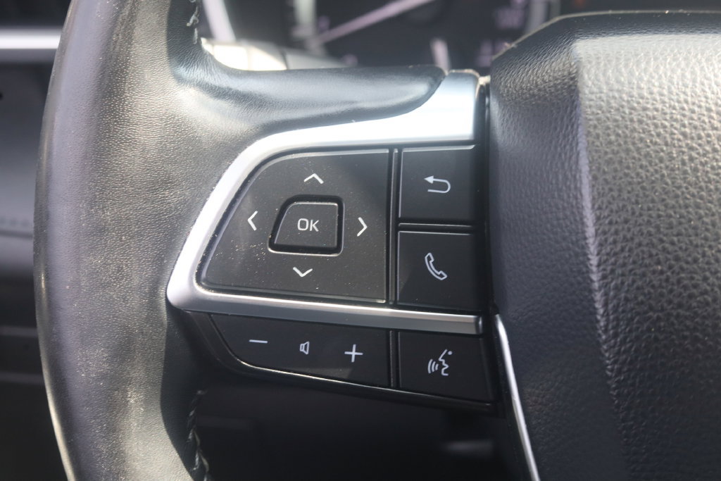 Used 2021 Toyota Highlander XLE AWD/4WD image 24