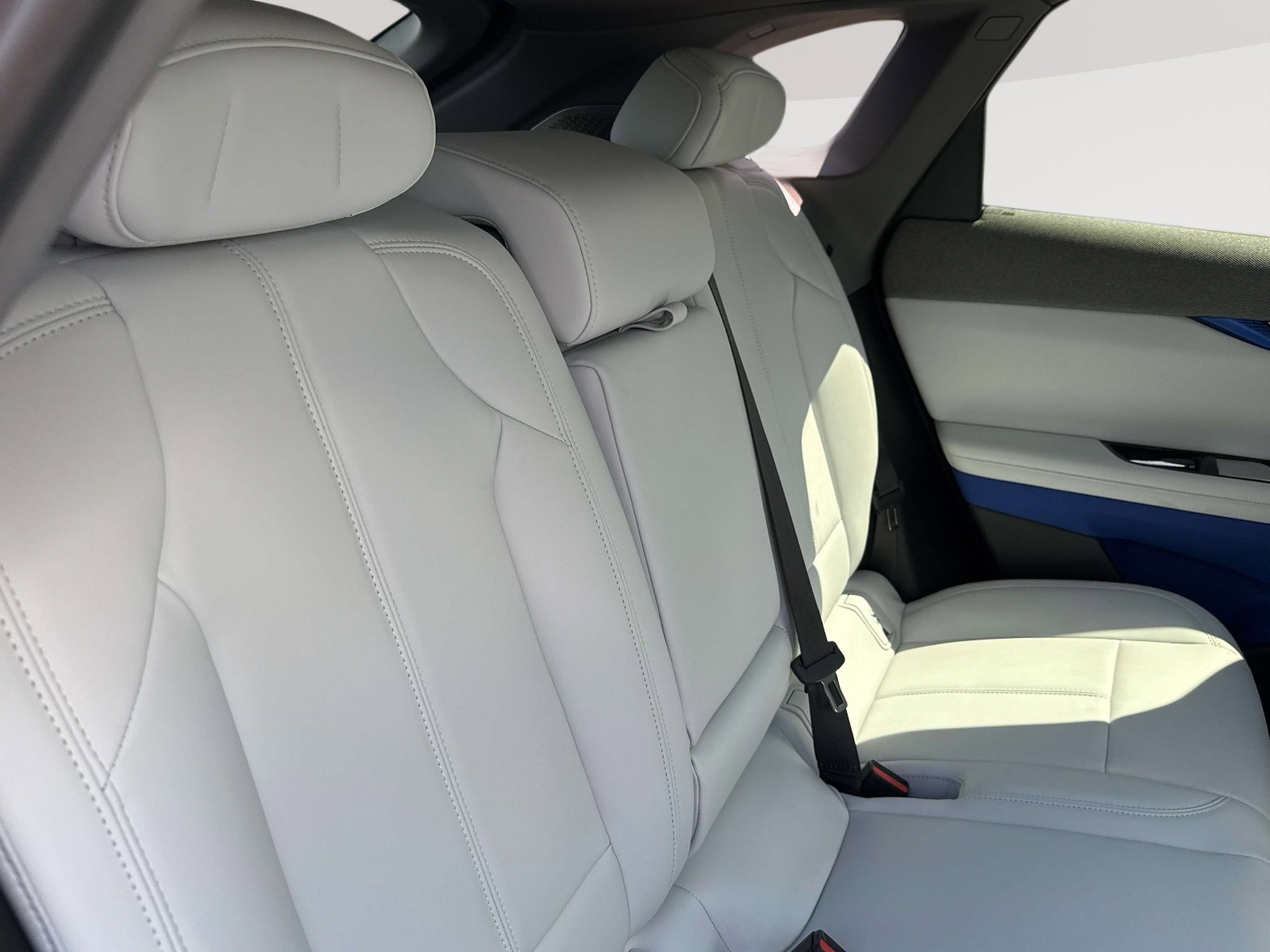 Used 2026 Cadillac Optiq Sport 1 w/ LPO, Floor Liner Package AWD/4WD image 30