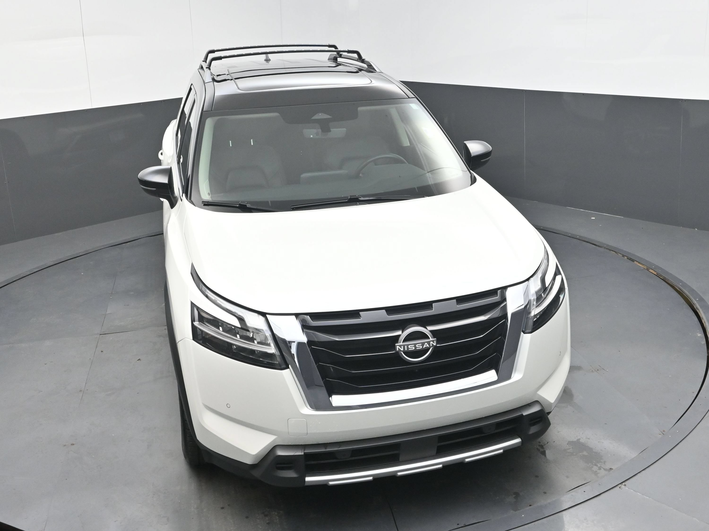 Used 2024 Nissan Pathfinder SL w/ SL Premium Package FWD image 29