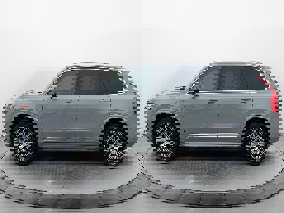 Certified 2024 Volvo XC90 T8 Plus w/ Protection Package Premier image 4