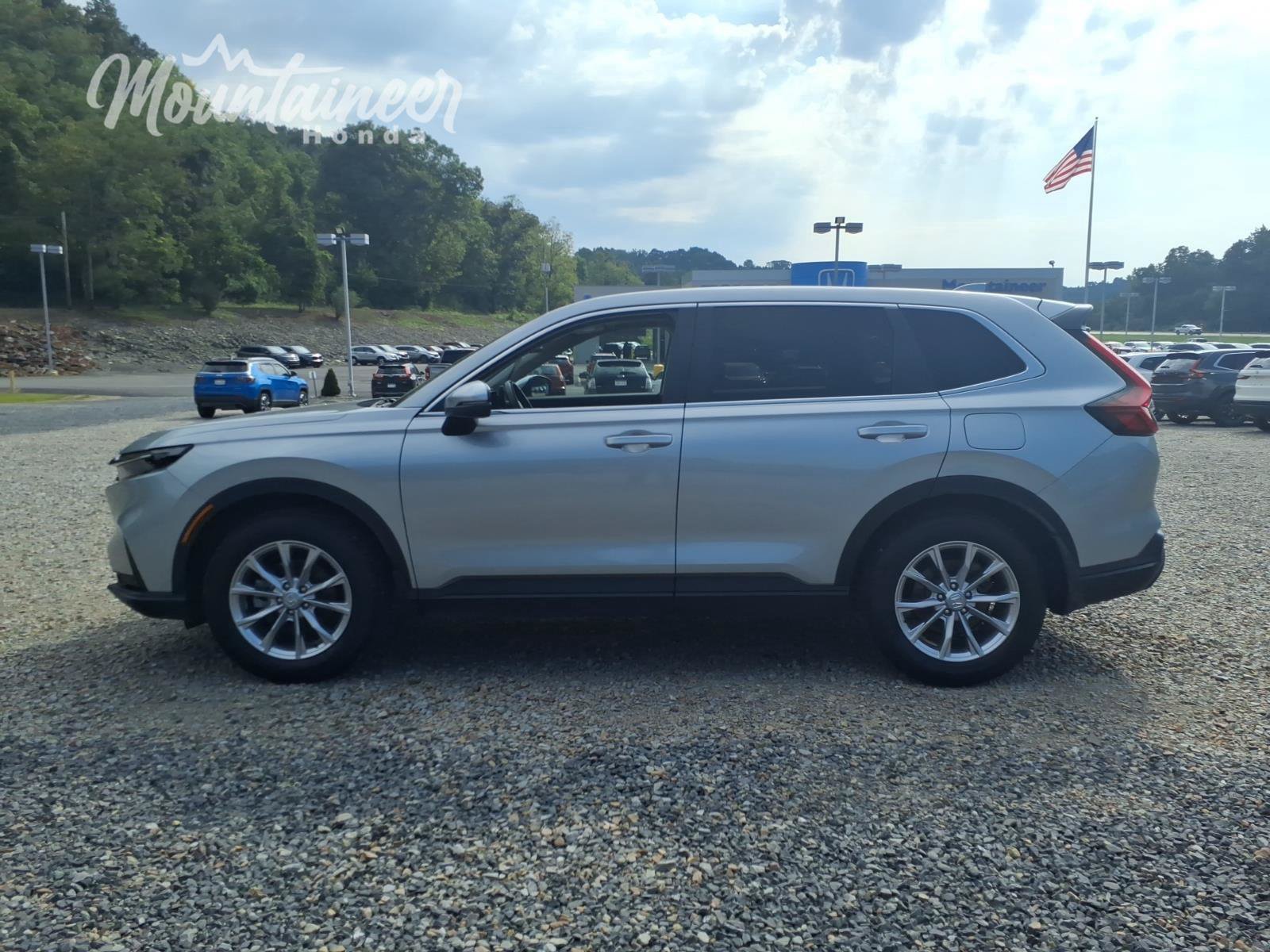 Used 2025 Honda CR-V EX-L image 8