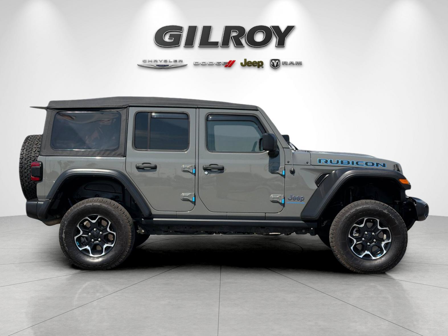 Used 2023 Jeep Wrangler Unlimited Rubicon 4xe AWD/4WD image 3