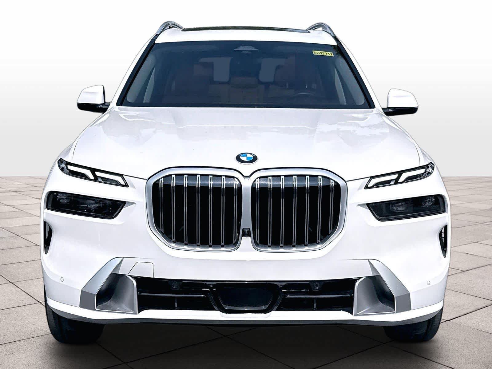 Used 2025 BMW X7 xDrive40i w/ Premium Package AWD/4WD image 2