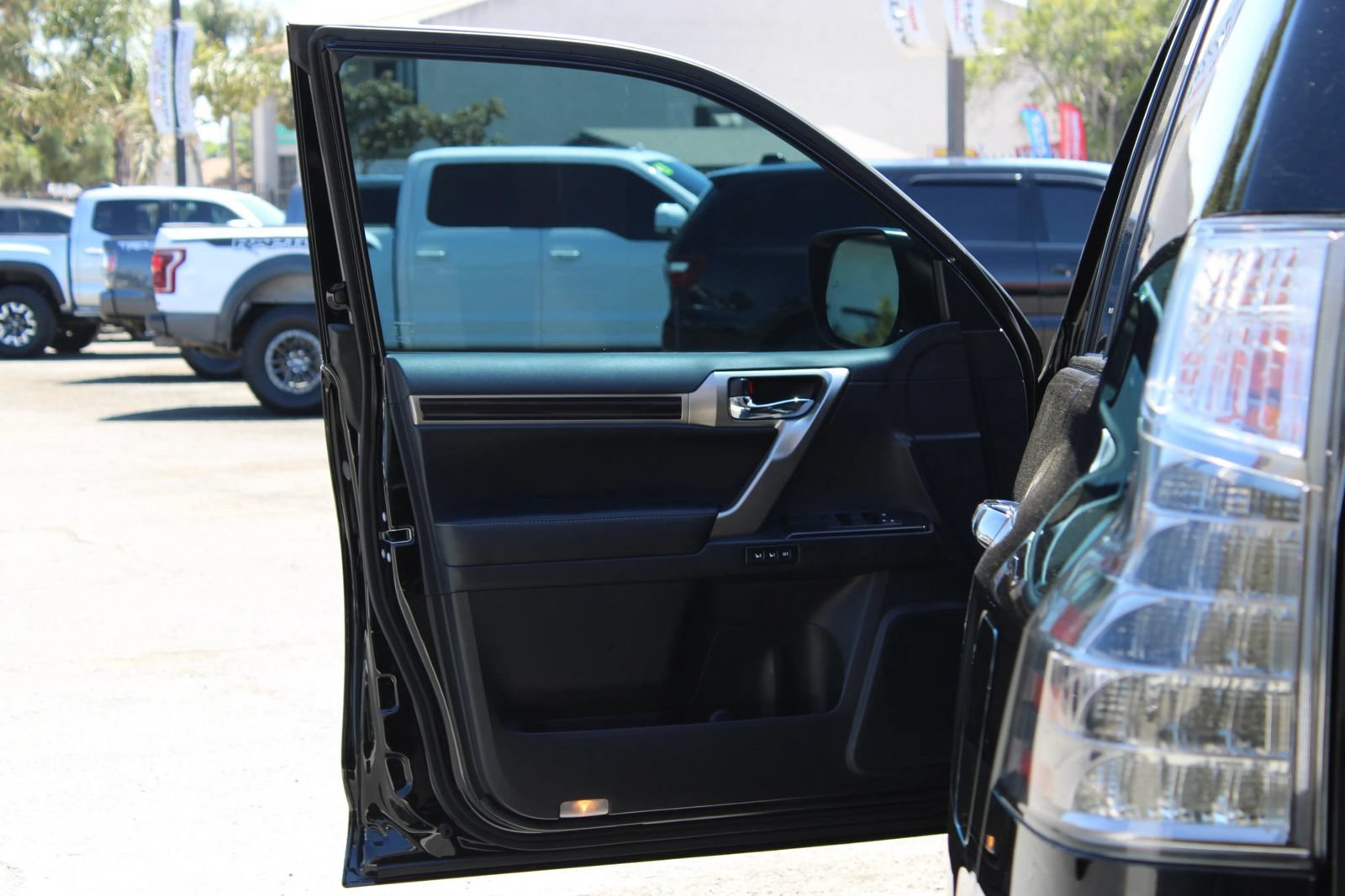 Used 2020 Lexus GX 460 Premium w/ Premium Package AWD/4WD image 7