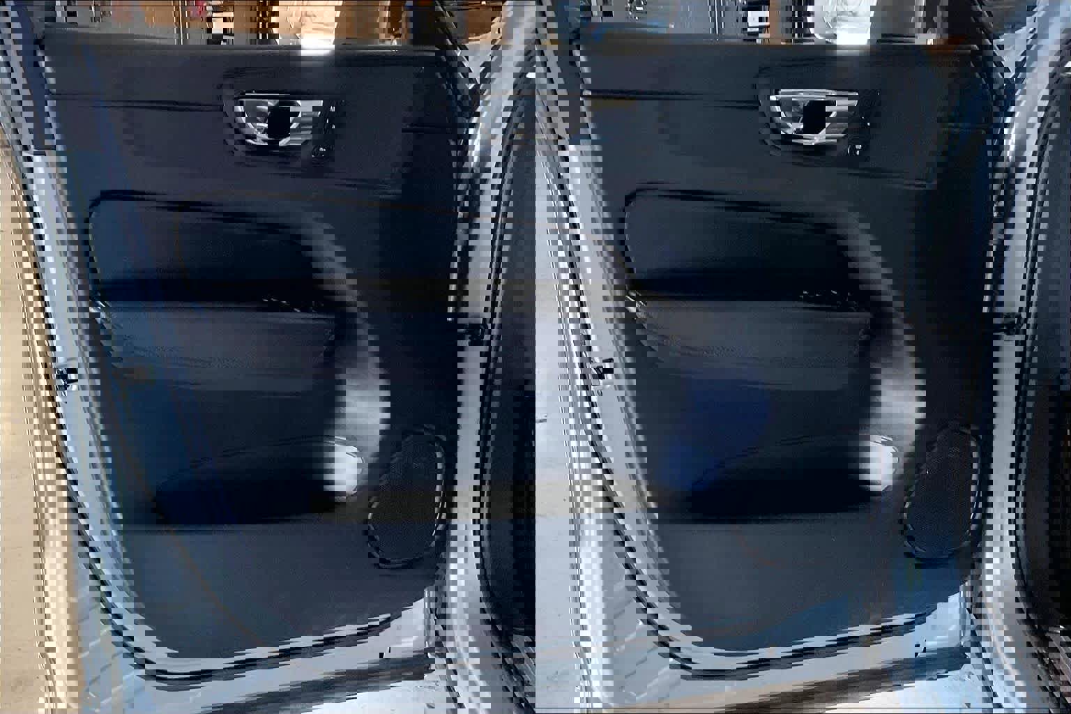 Used 2018 Volvo XC60 T5 Inscription w/ Convenience Package image 20