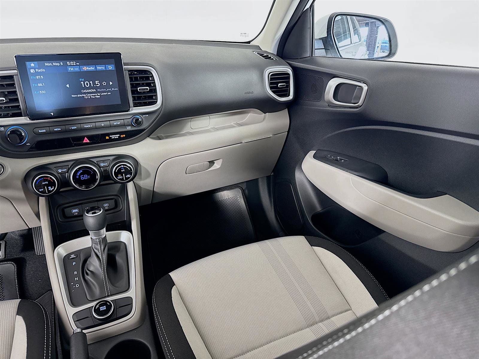 New 2025 Hyundai Venue SEL image 23