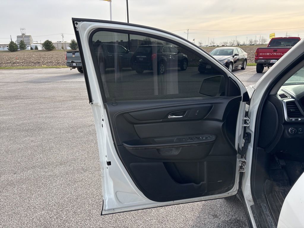 Used 2015 GMC Acadia SLT image 25