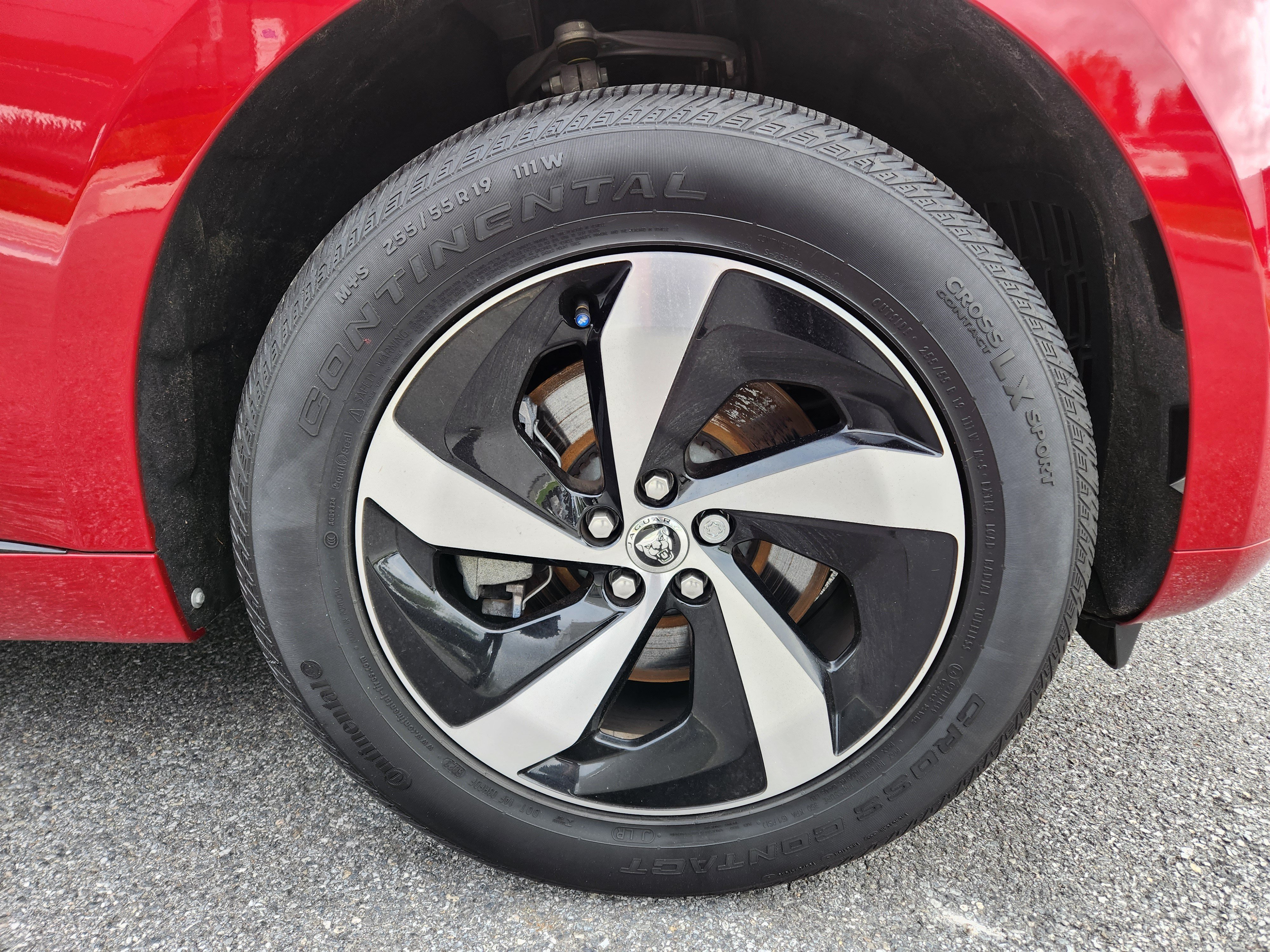 Certified 2025 Jaguar F-PACE R-Dynamic S AWD/4WD image 7