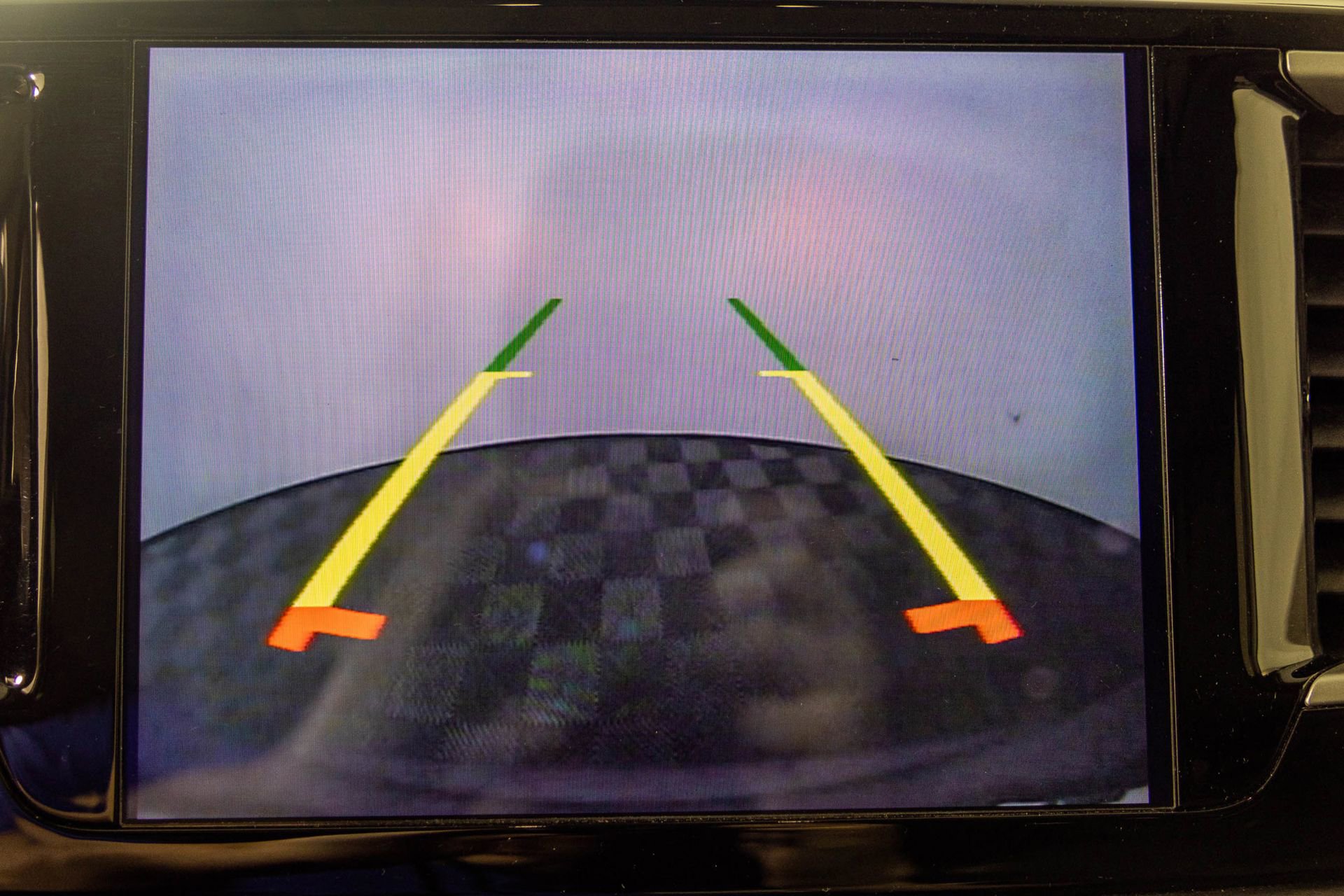 Used 2018 Chrysler Pacifica Touring-L image 9