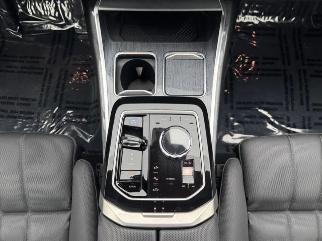 Certified 2025 BMW i7 xDrive60 AWD/4WD image 21
