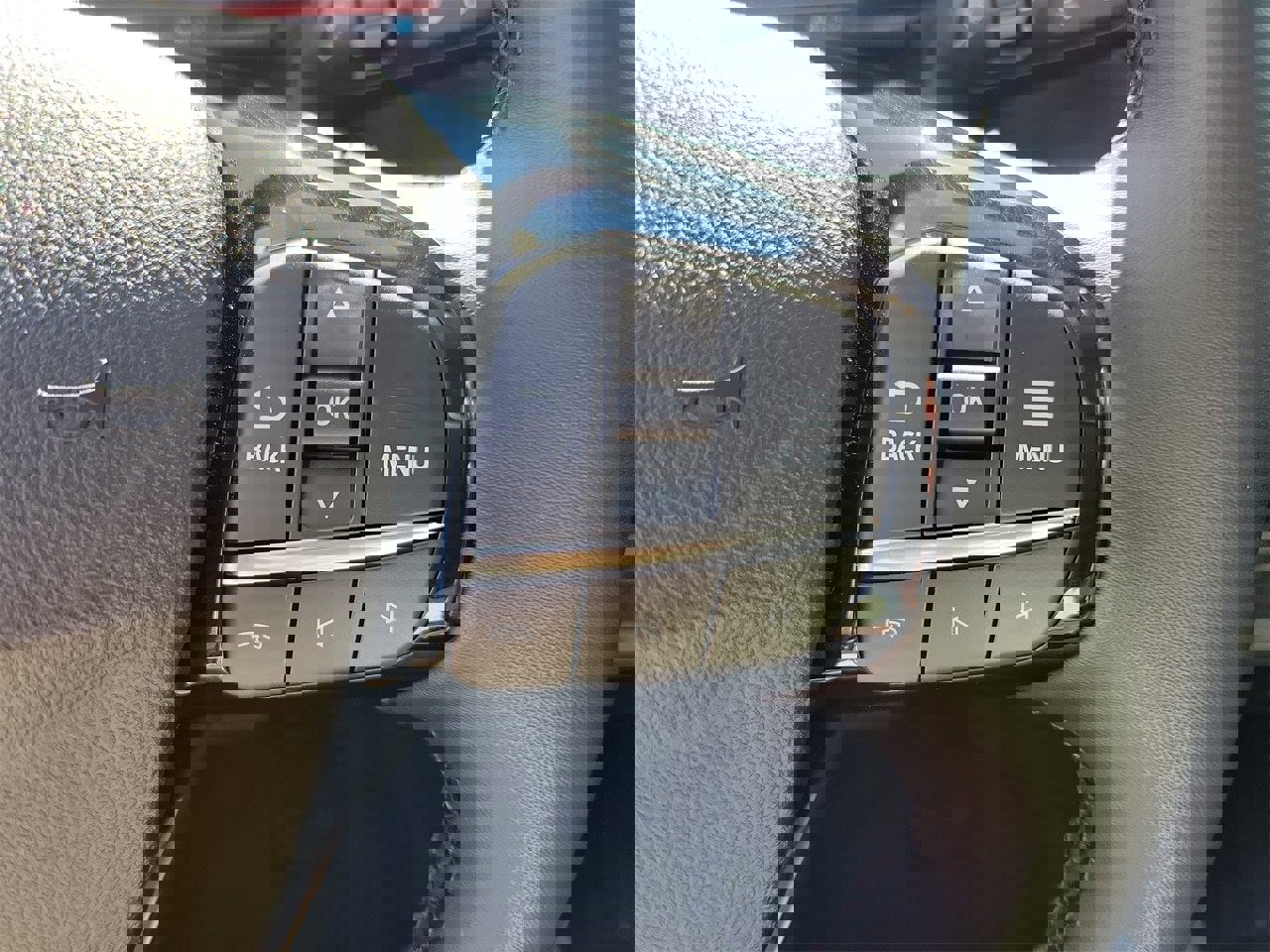 Used 2025 Ford Escape Base w/ Class II Trailer Tow Package image 21