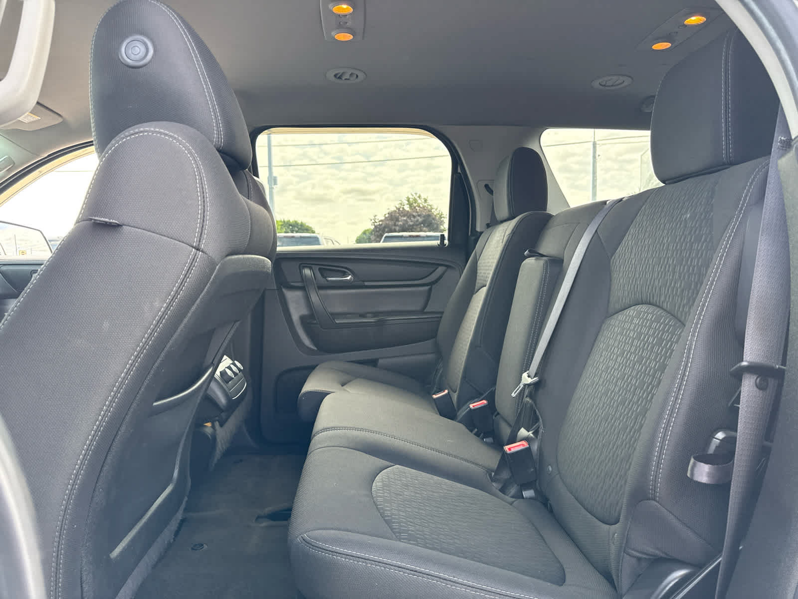 Used 2015 GMC Acadia SLE FWD image 19