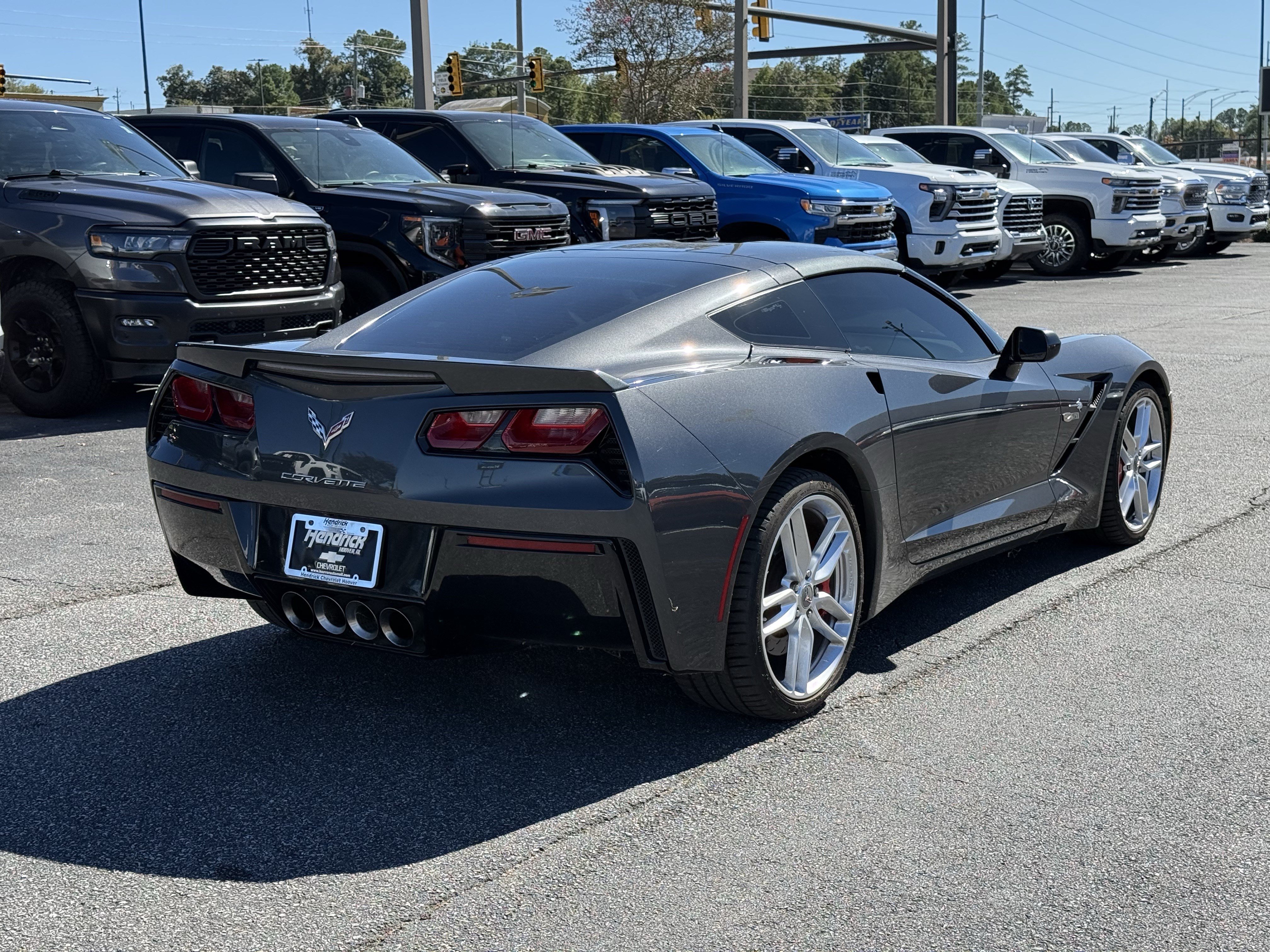 Used 2017 Chevrolet Corvette Stingray Coupe w/ Z51 1LT RWD image 11