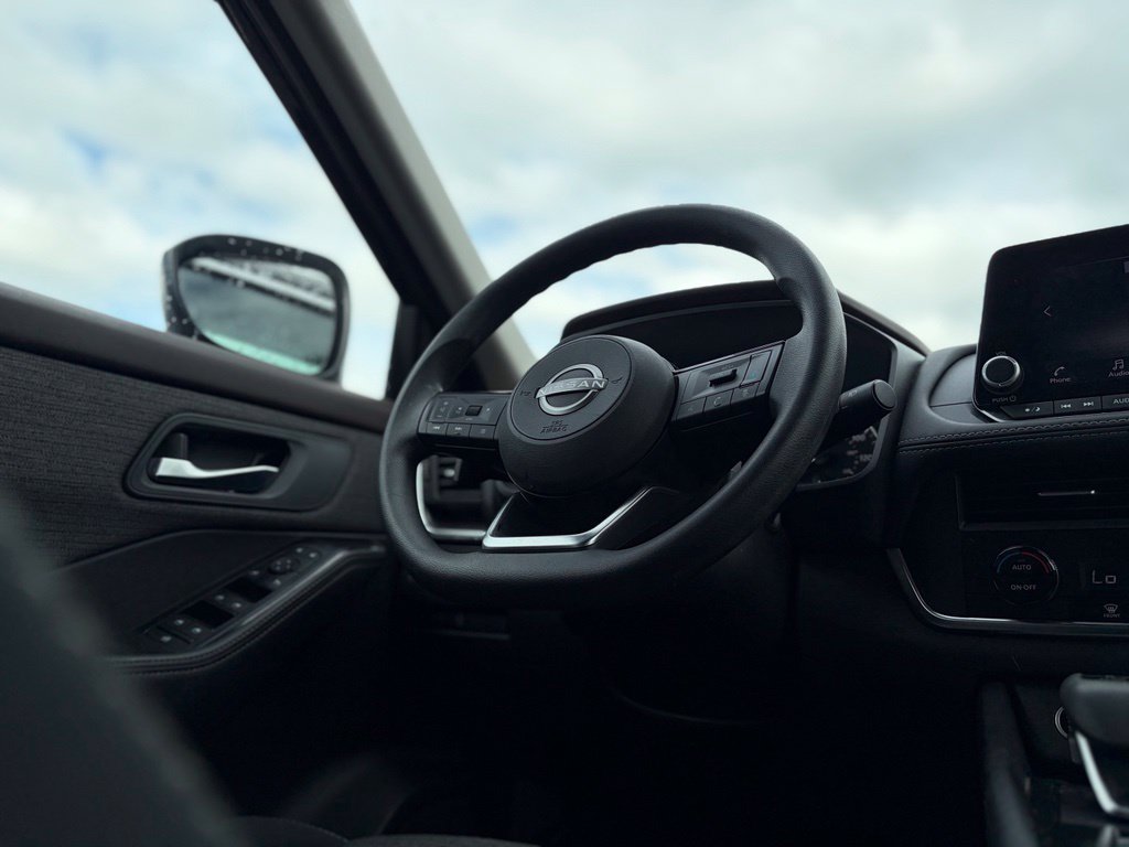 Used 2023 Nissan Rogue SV AWD/4WD image 36