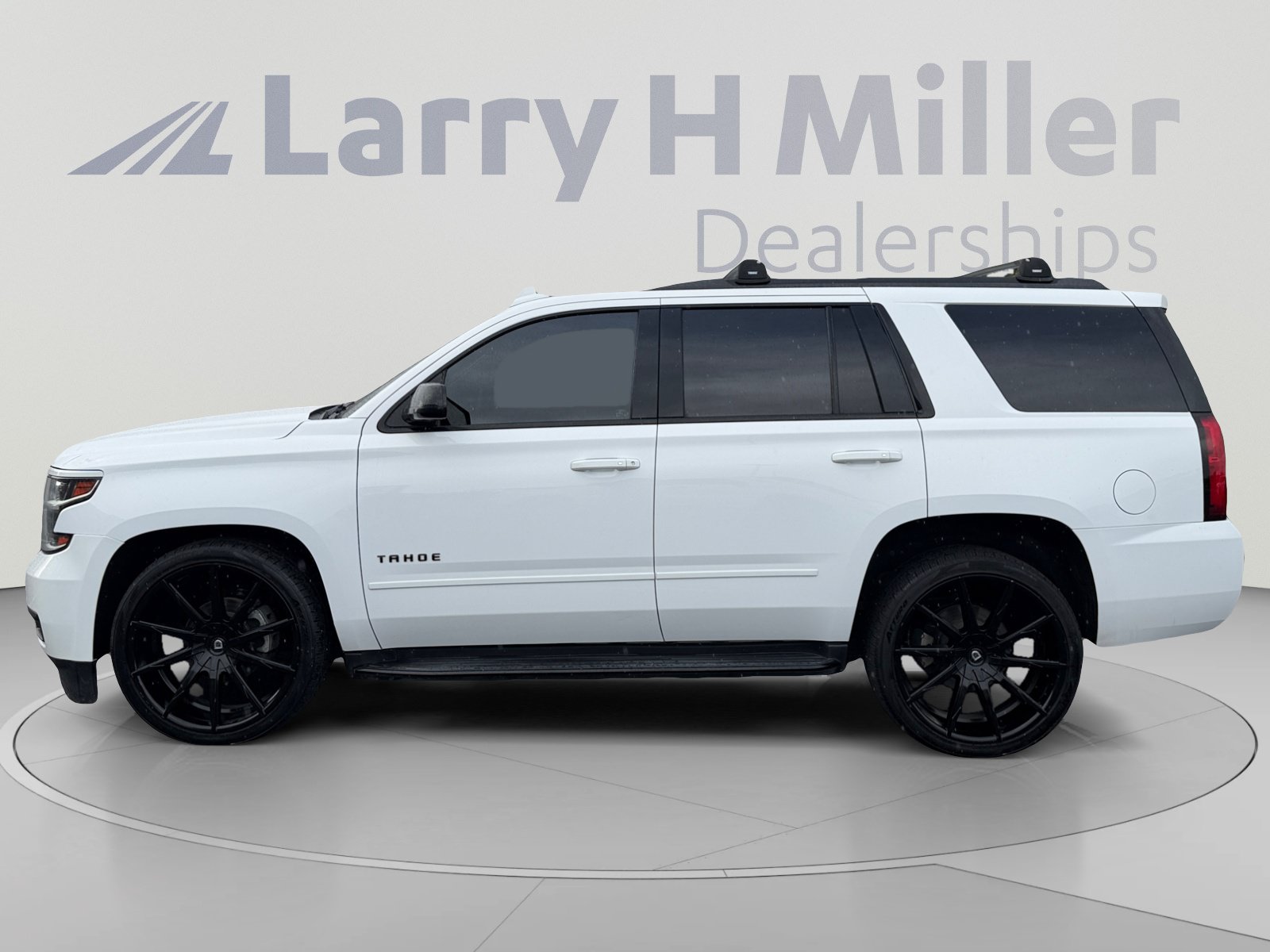 Used 2019 Chevrolet Tahoe Premier AWD/4WD image 2