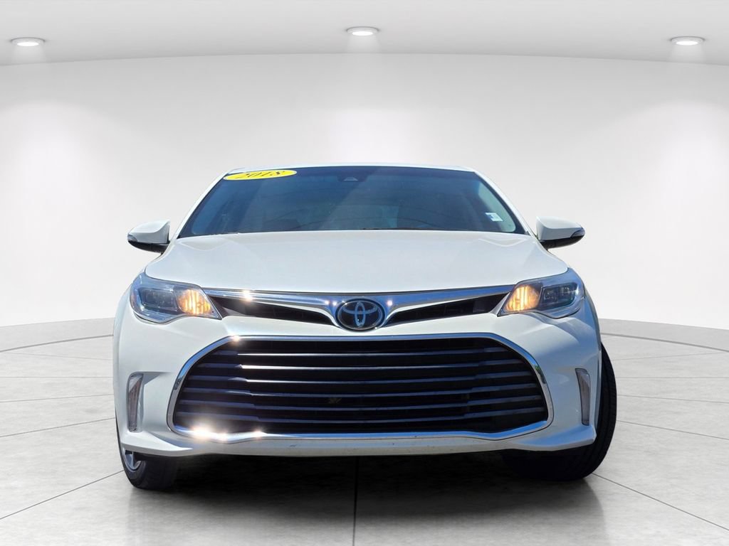 Used 2018 Toyota Avalon XLE Premium FWD image 2