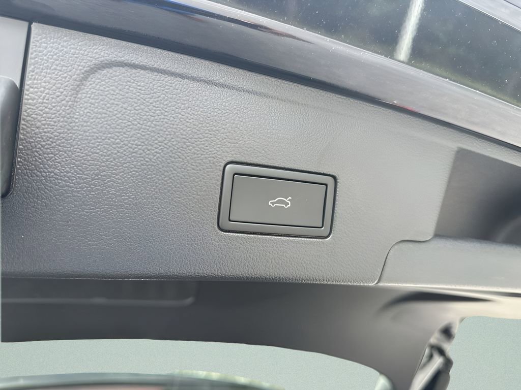 New 2026 Volkswagen Atlas Cross Sport SEL image 25