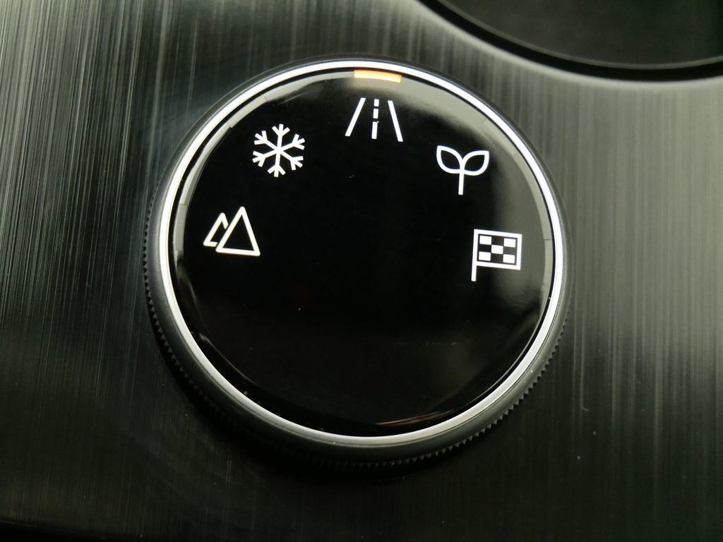 Used 2024 Nissan Rogue SV image 32